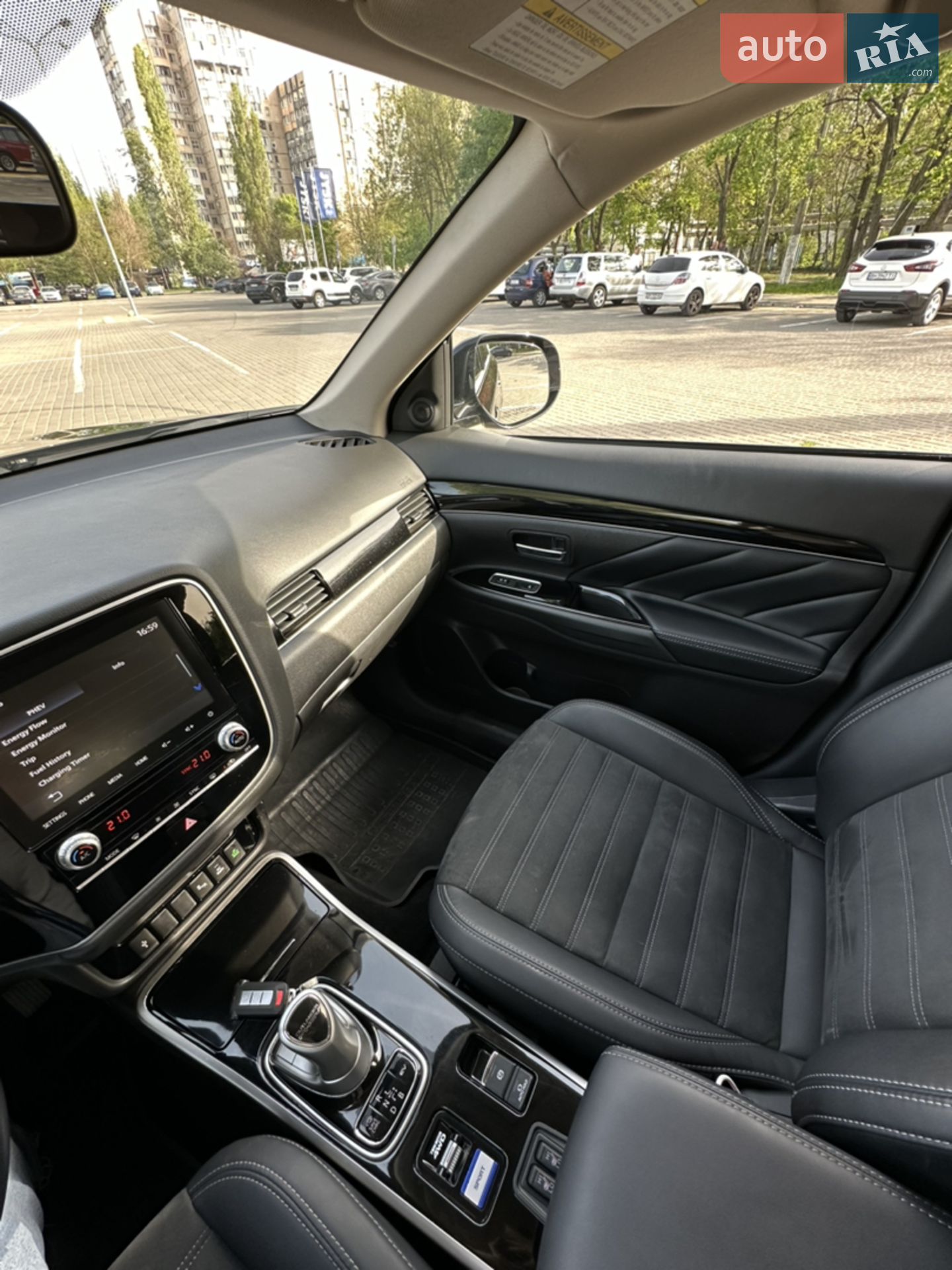 2021 Mitsubishi Outlander - мініатюра 21