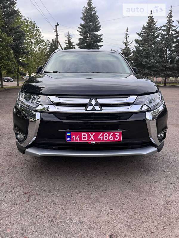 Внедорожник / Кроссовер Mitsubishi Outlander 2018 в Вознесенске