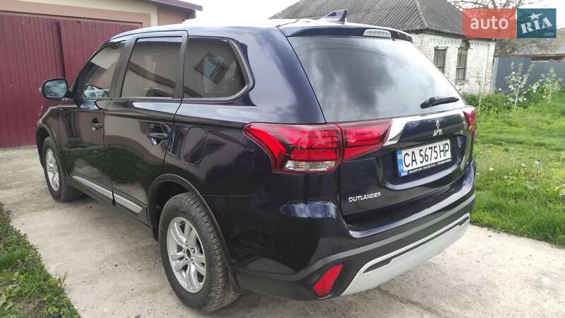 Позашляховик / Кросовер Mitsubishi Outlander 2019 в Чигирину фото 4 Позашляховик / Кросовер Mitsubishi Outlander 2019 в Чигирину