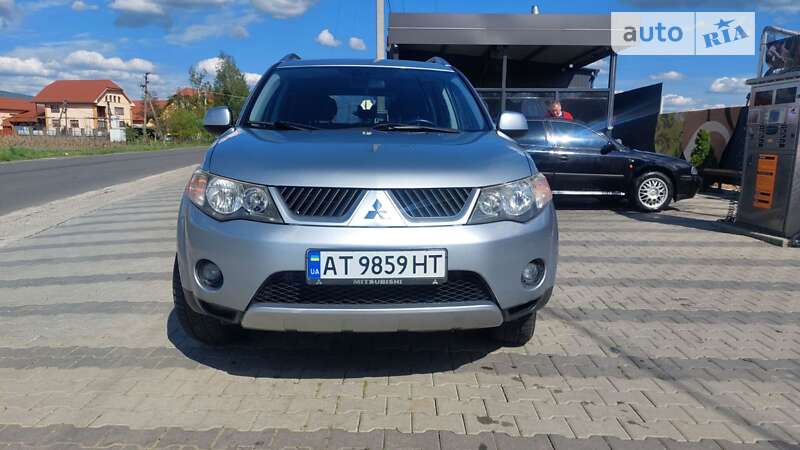 Позашляховик / Кросовер Mitsubishi Outlander 2009 в Іршаві