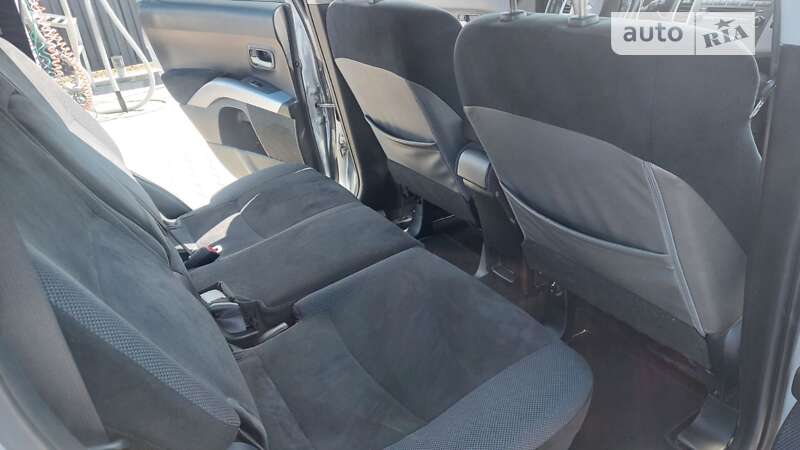 Позашляховик / Кросовер Mitsubishi Outlander 2009 в Іршаві