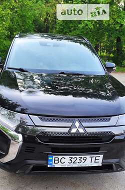 Внедорожник / Кроссовер Mitsubishi Outlander 2020 в Львове