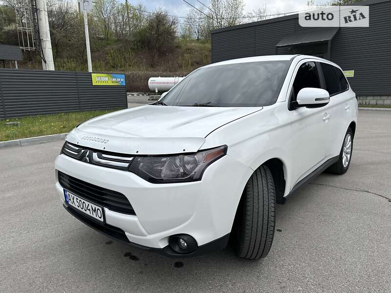 Внедорожник / Кроссовер Mitsubishi Outlander 2013 в Чернигове