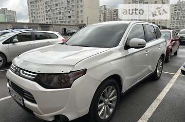 Внедорожник / Кроссовер Mitsubishi Outlander 2013 в Чернигове