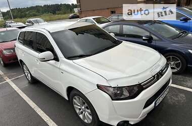 Внедорожник / Кроссовер Mitsubishi Outlander 2013 в Чернигове