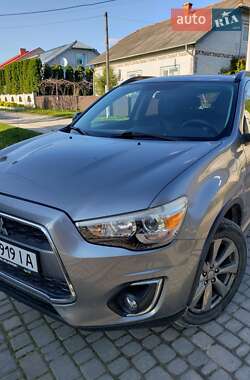 Позашляховик / Кросовер Mitsubishi Outlander 2013 в Чорткові