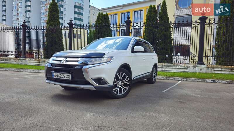 Внедорожник / Кроссовер Mitsubishi Outlander 2015 в Сумах