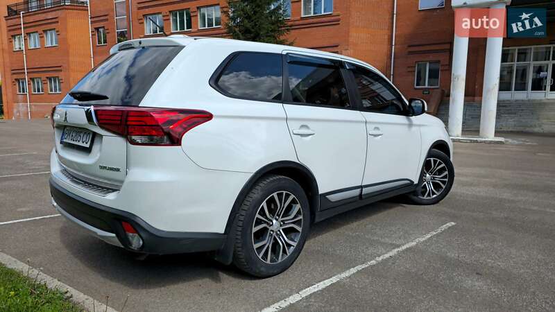 Внедорожник / Кроссовер Mitsubishi Outlander 2015 в Сумах