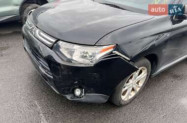 Внедорожник / Кроссовер Mitsubishi Outlander 2013 в 