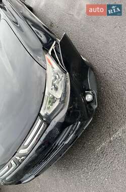 Внедорожник / Кроссовер Mitsubishi Outlander 2013 в 