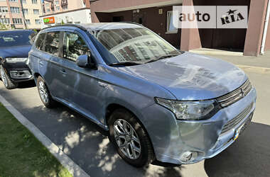 Позашляховик / Кросовер Mitsubishi Outlander 2014 в Києві