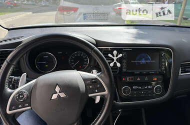 Внедорожник / Кроссовер Mitsubishi Outlander 2014 в Киеве