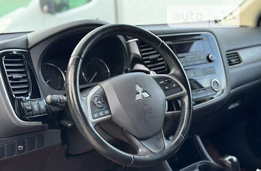 Позашляховик / Кросовер Mitsubishi Outlander 2013 в Дубні