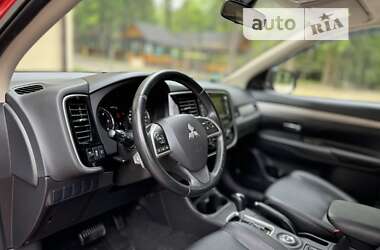 Позашляховик / Кросовер Mitsubishi Outlander 2015 в Дрогобичі