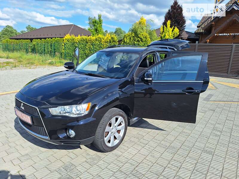 Позашляховик / Кросовер Mitsubishi Outlander 2012 в Стрию