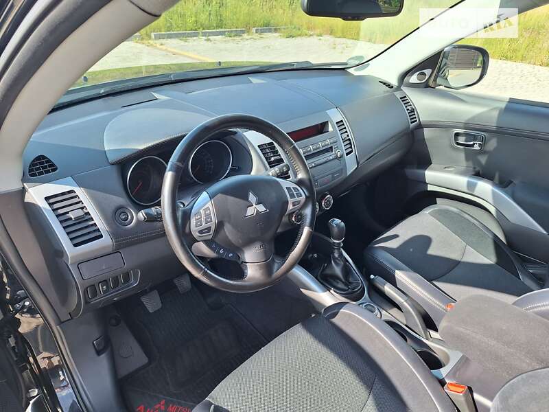 Позашляховик / Кросовер Mitsubishi Outlander 2012 в Стрию