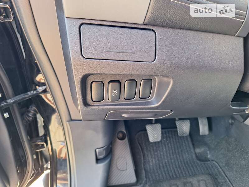 Позашляховик / Кросовер Mitsubishi Outlander 2012 в Стрию