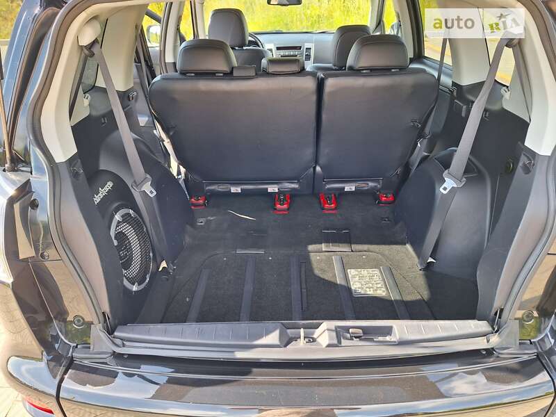 Позашляховик / Кросовер Mitsubishi Outlander 2012 в Стрию