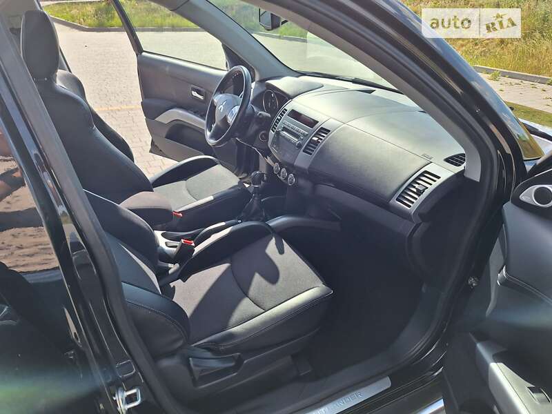 Позашляховик / Кросовер Mitsubishi Outlander 2012 в Стрию