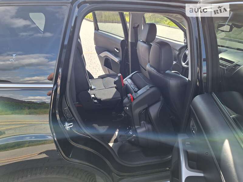 Позашляховик / Кросовер Mitsubishi Outlander 2012 в Стрию
