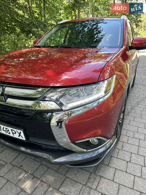 Внедорожник / Кроссовер Mitsubishi Outlander 2018 в Львове