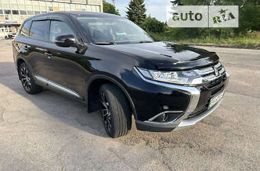 Позашляховик / Кросовер Mitsubishi Outlander 2017 в Кропивницькому