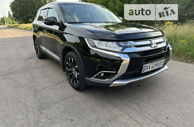 Позашляховик / Кросовер Mitsubishi Outlander 2017 в Кропивницькому