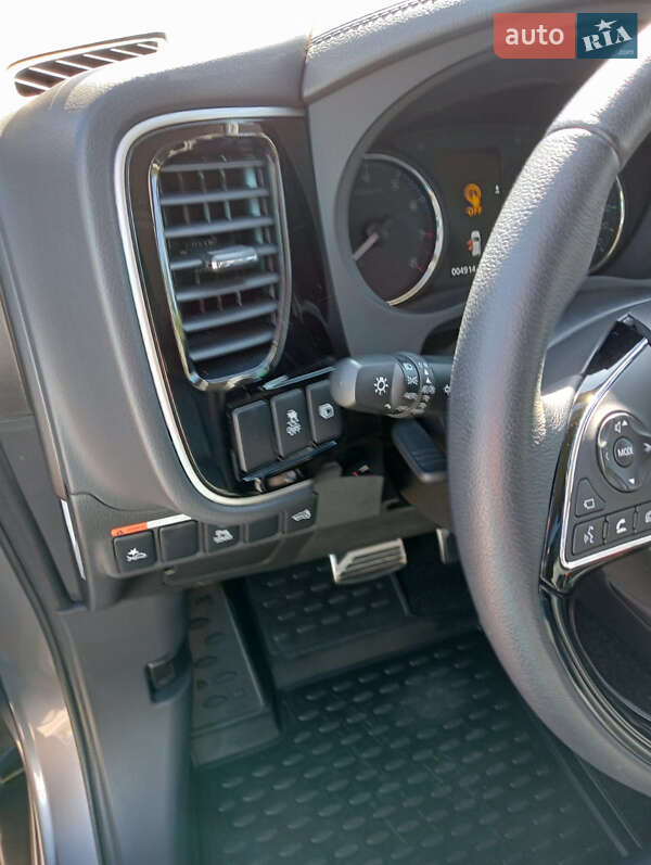 Позашляховик / Кросовер Mitsubishi Outlander 2021 в Івано-Франківську