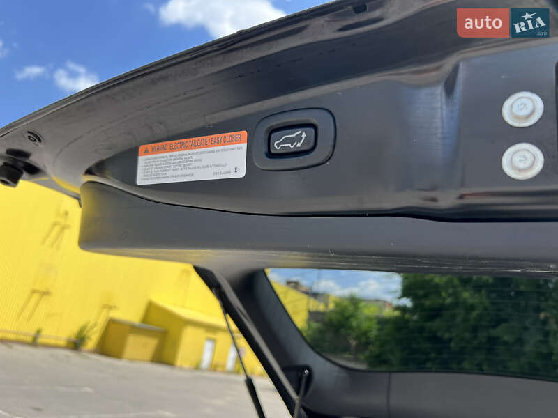 Позашляховик / Кросовер Mitsubishi Outlander 2017 в Кропивницькому