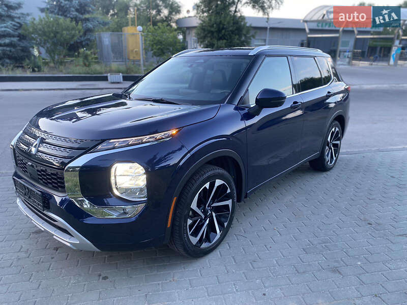 Позашляховик / Кросовер Mitsubishi Outlander 2022 в Запоріжжі