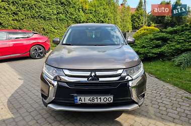 Внедорожник / Кроссовер Mitsubishi Outlander 2018 в 