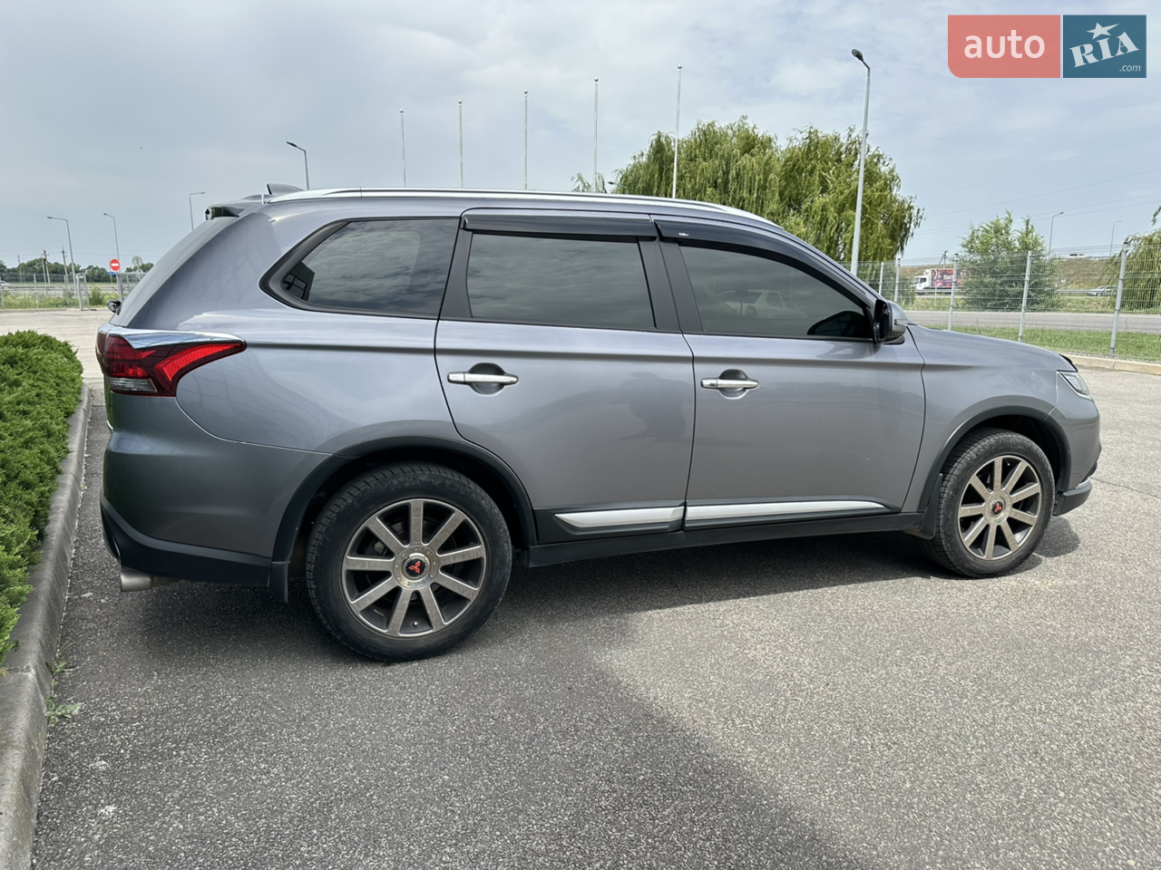 2019 Mitsubishi Outlander - мініатюра 23