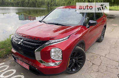 Внедорожник / Кроссовер Mitsubishi Outlander 2023 в Ровно