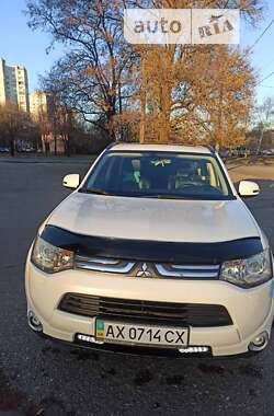 Внедорожник / Кроссовер Mitsubishi Outlander 2012 в Харькове