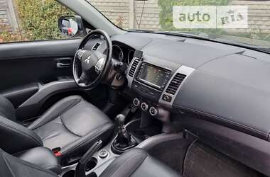 Внедорожник / Кроссовер Mitsubishi Outlander 2010 в Золочеве