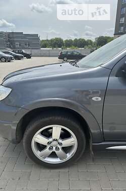 Позашляховик / Кросовер Mitsubishi Outlander 2008 в Житомирі