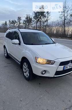 Позашляховик / Кросовер Mitsubishi Outlander 2010 в Кореці