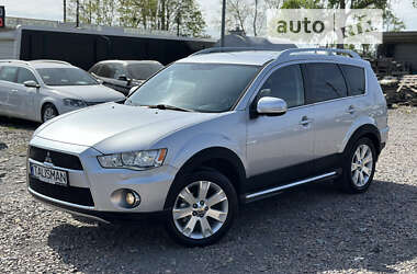 Внедорожник / Кроссовер Mitsubishi Outlander 2011 в Ровно