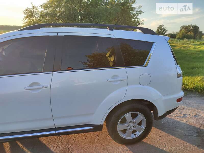 Внедорожник / Кроссовер Mitsubishi Outlander 2012 в Нежине