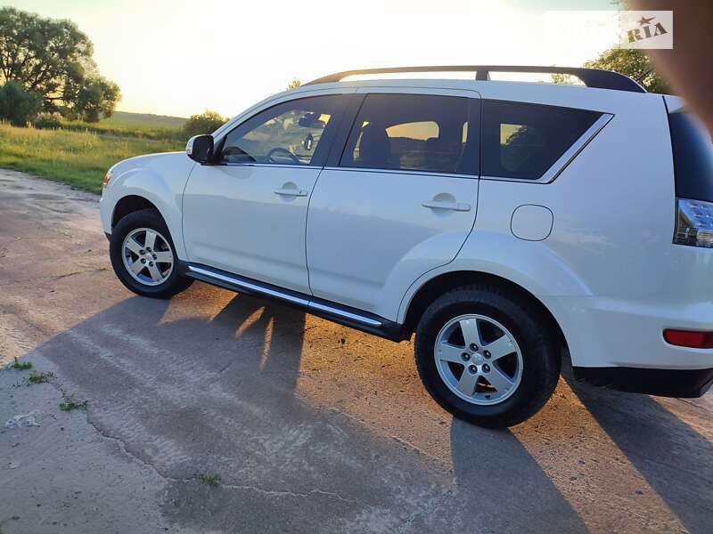 Внедорожник / Кроссовер Mitsubishi Outlander 2012 в Нежине