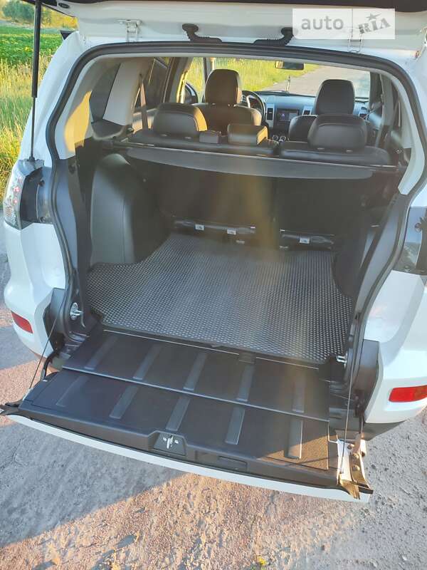 Внедорожник / Кроссовер Mitsubishi Outlander 2012 в Нежине