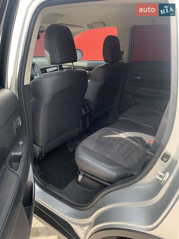 Внедорожник / Кроссовер Mitsubishi Outlander 2020 в Бродах