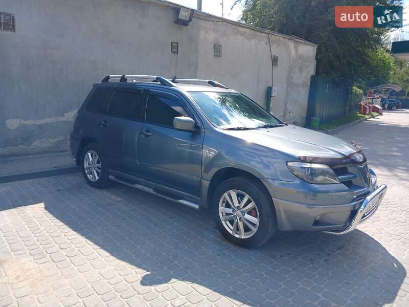 Внедорожник / Кроссовер Mitsubishi Outlander 2004 в Тернополе фото 10 Внедорожник / Кроссовер Mitsubishi Outlander 2004 в Тернополе