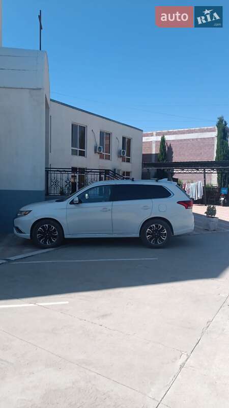 Mitsubishi Outlander 2017