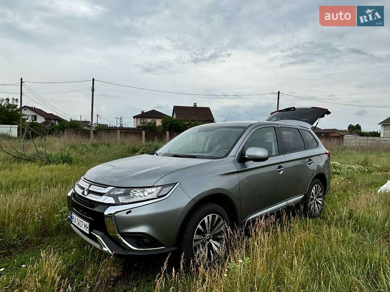 Mitsubishi Outlander 2020