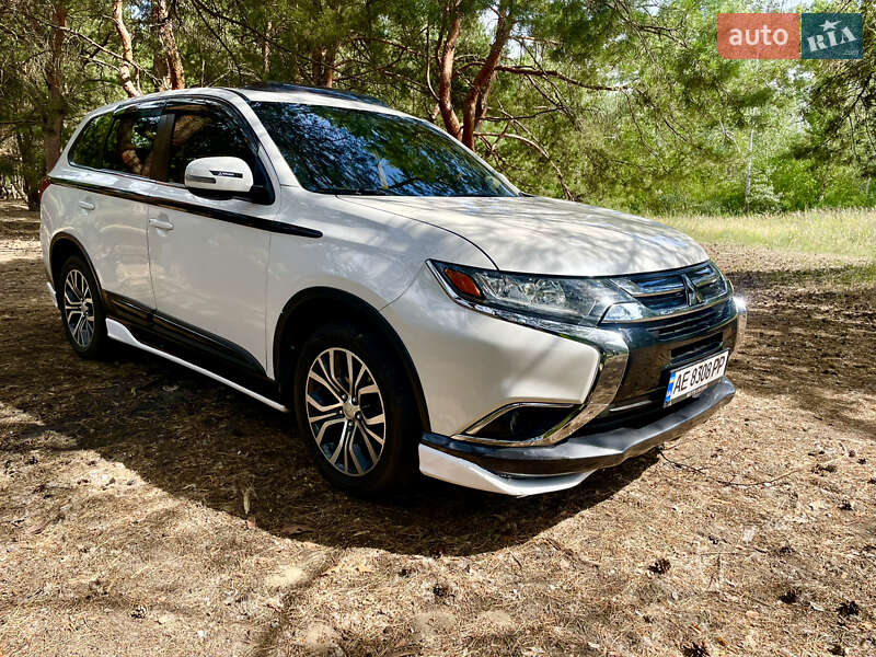 Внедорожник / Кроссовер Mitsubishi Outlander 2016 в Днепре