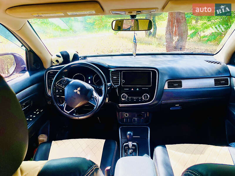 Внедорожник / Кроссовер Mitsubishi Outlander 2016 в Днепре