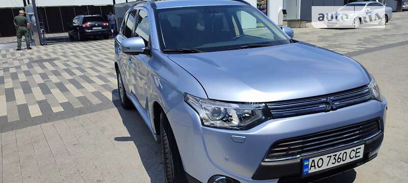 Mitsubishi Outlander 2014