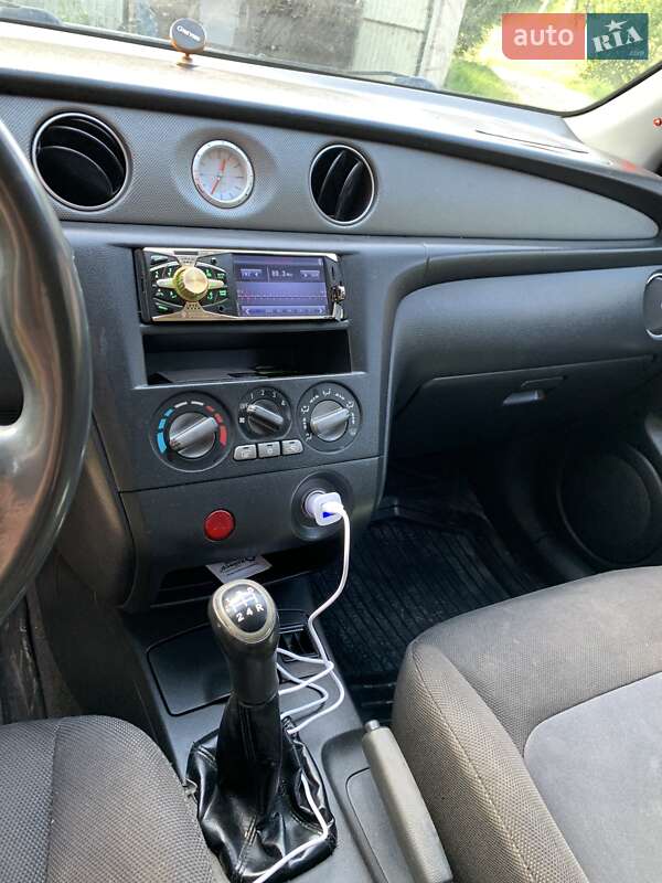 Внедорожник / Кроссовер Mitsubishi Outlander 2005 в Рахове фото 11 Внедорожник / Кроссовер Mitsubishi Outlander 2005 в Рахове