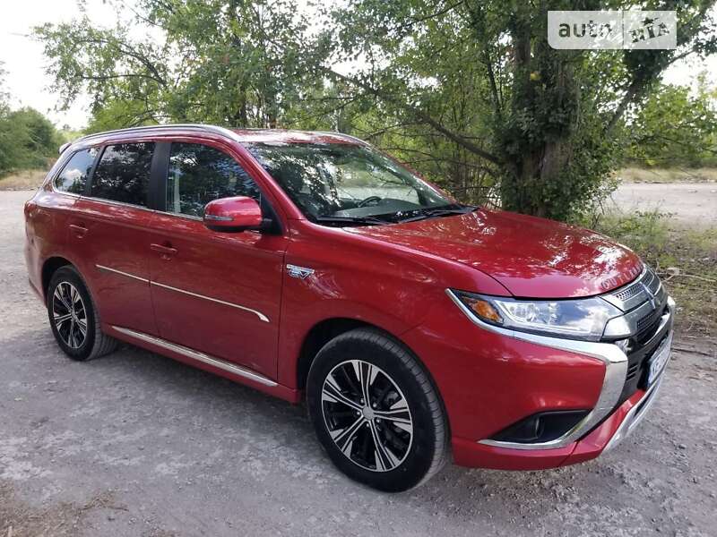 Внедорожник / Кроссовер Mitsubishi Outlander 2019 в Кривом Роге